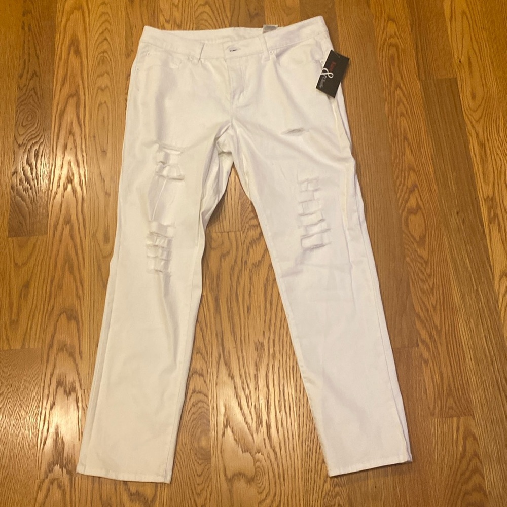 Kate & Charlie white destructed skinny stretchy white denim pants size 1…